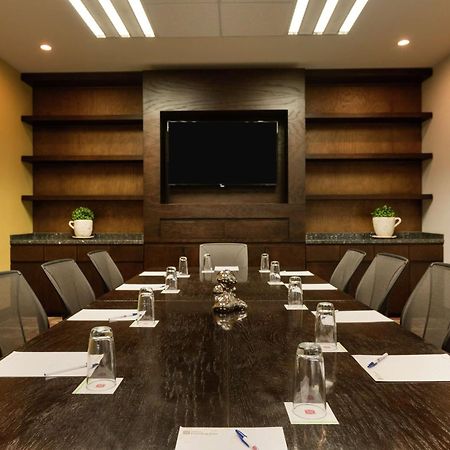 Hilton Garden Inn Керетаро Экстерьер фото