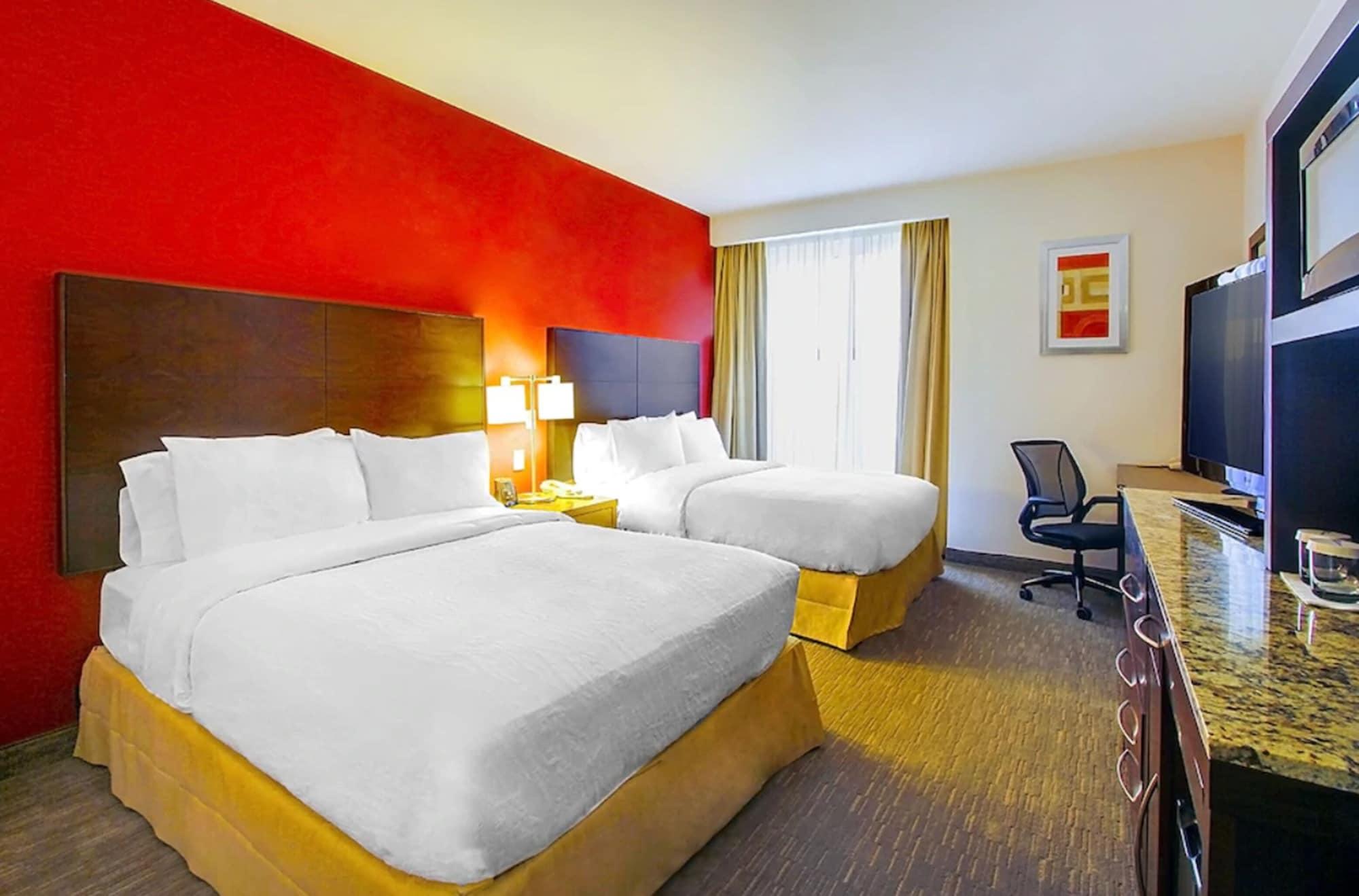Hilton Garden Inn Керетаро Экстерьер фото