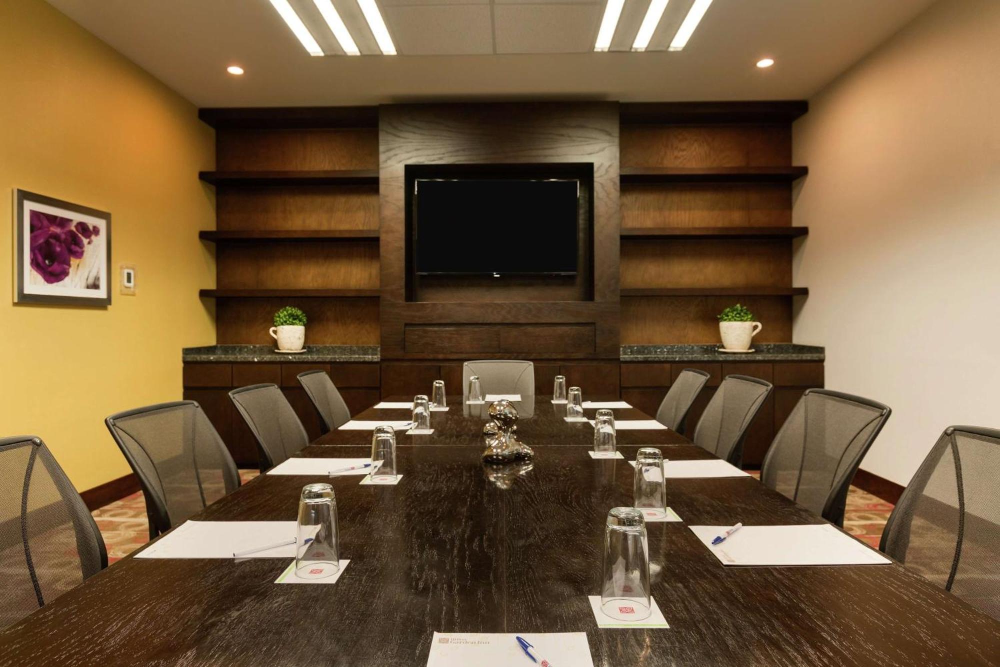 Hilton Garden Inn Керетаро Экстерьер фото