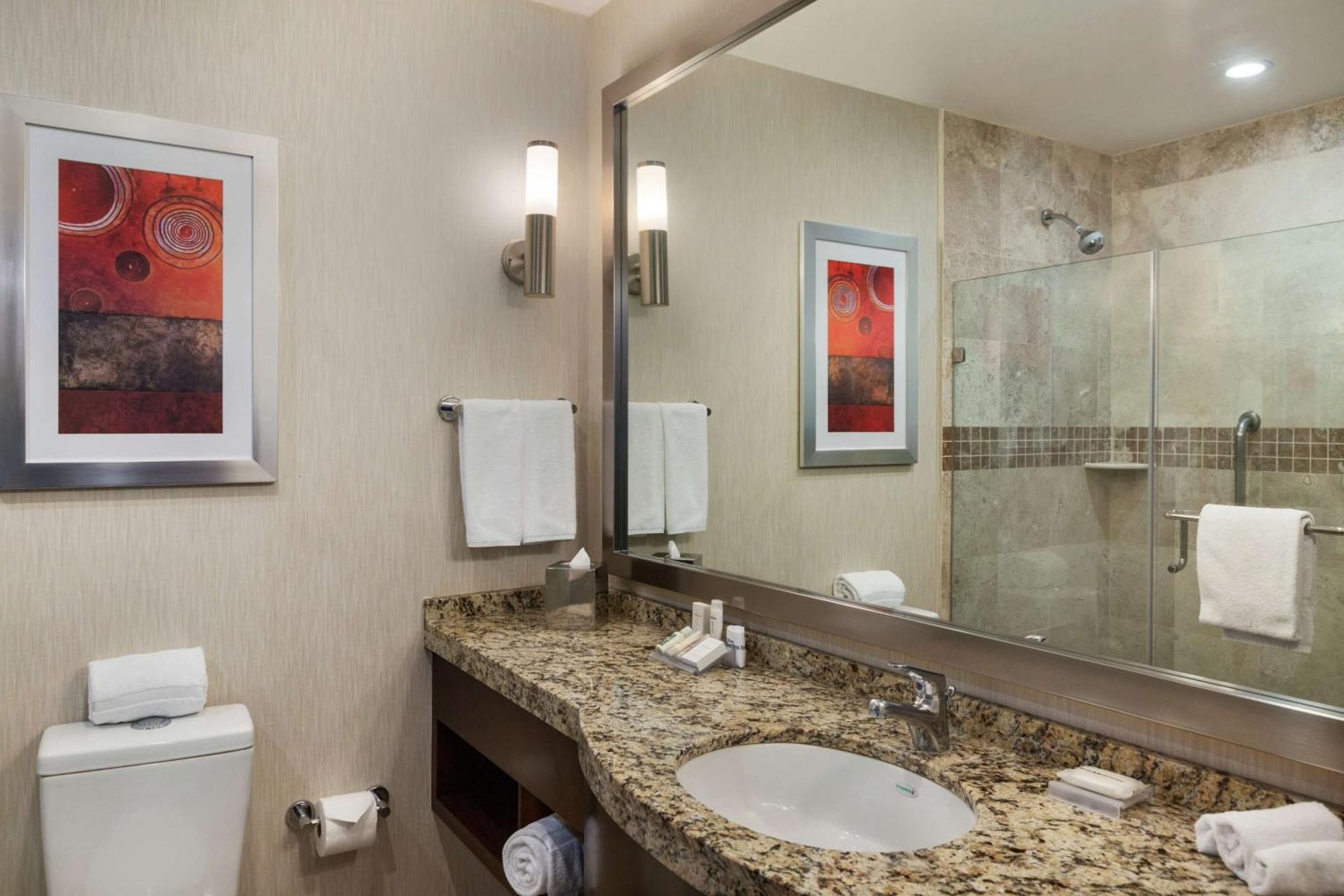 Hilton Garden Inn Керетаро Экстерьер фото